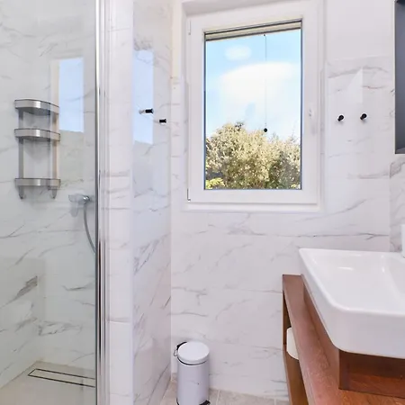Сasa de vacaciones Mea Cres By Interhome Miholascica