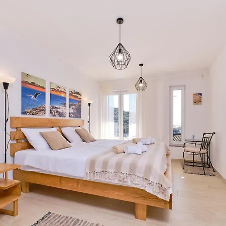 Holiday home Mea Cres By Interhome