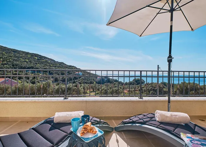 Mea Cres By Interhome Miholascica