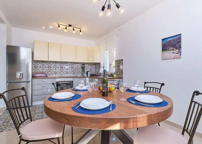Mea Cres By Interhome * Miholascica